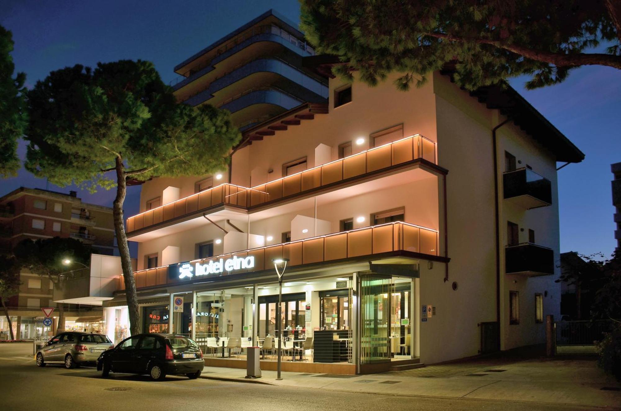 Hotel Etna Lignano Sabbiadoro Exterior photo