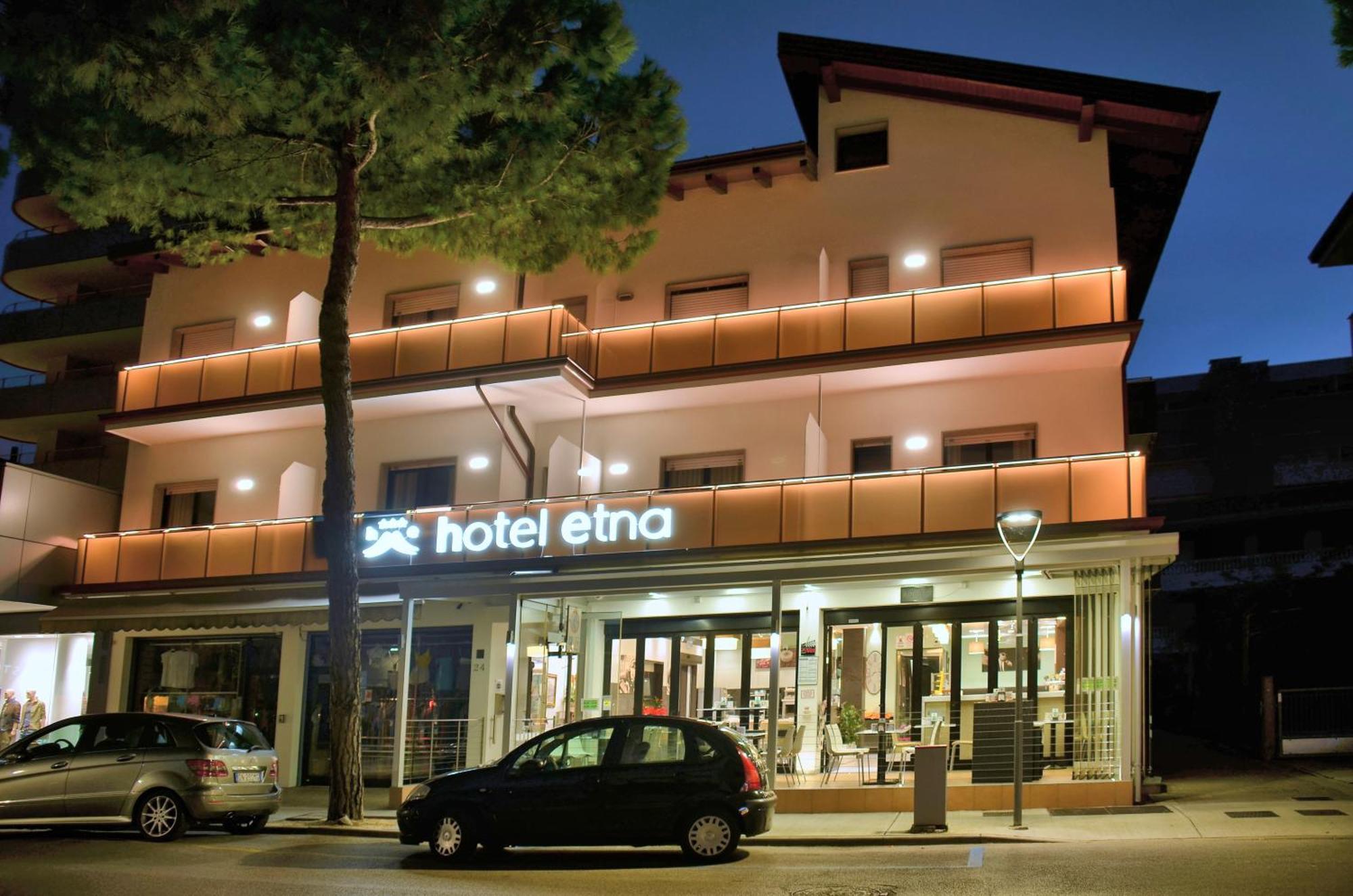 Hotel Etna Lignano Sabbiadoro Exterior photo