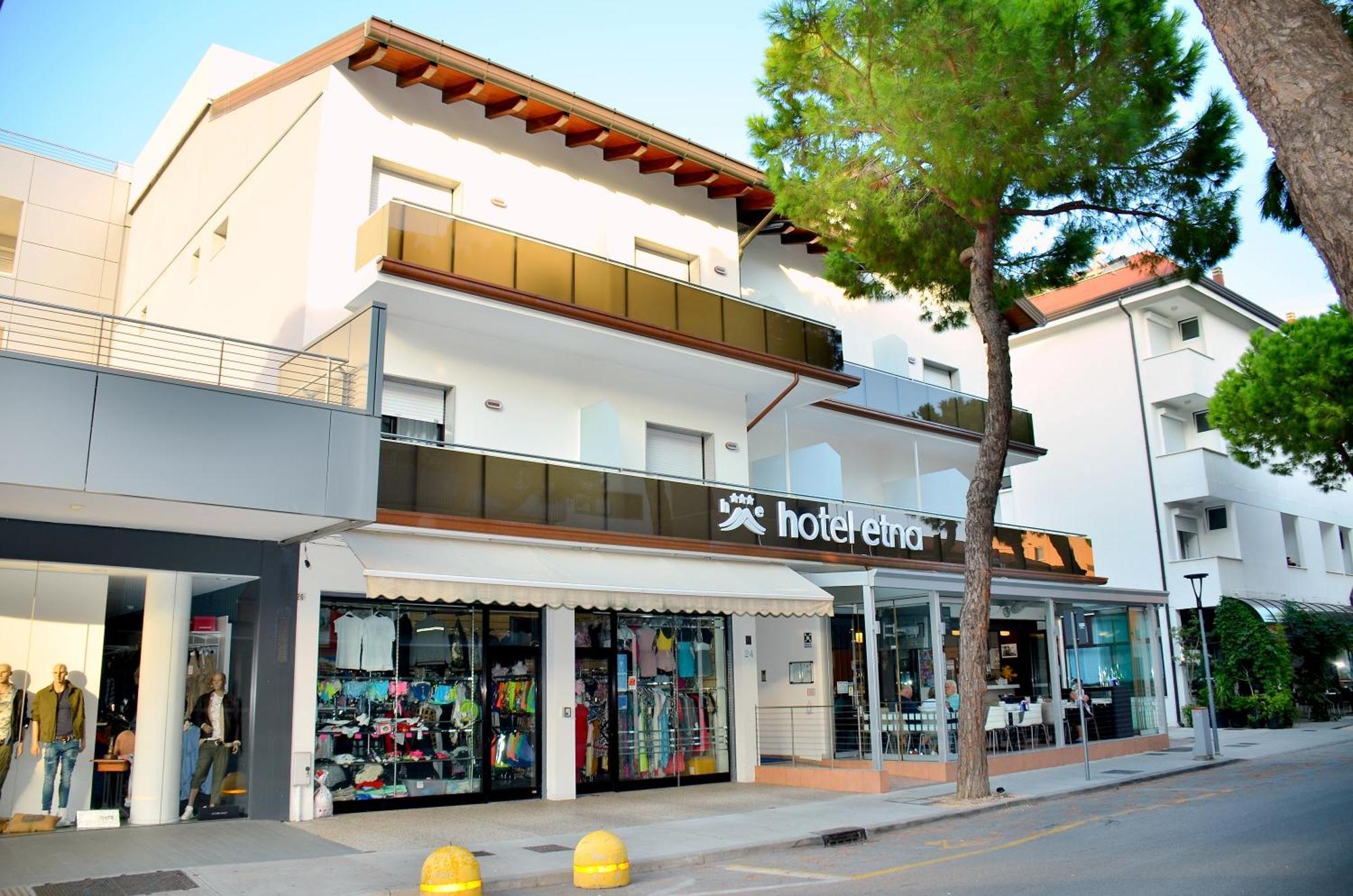 Hotel Etna Lignano Sabbiadoro Exterior photo